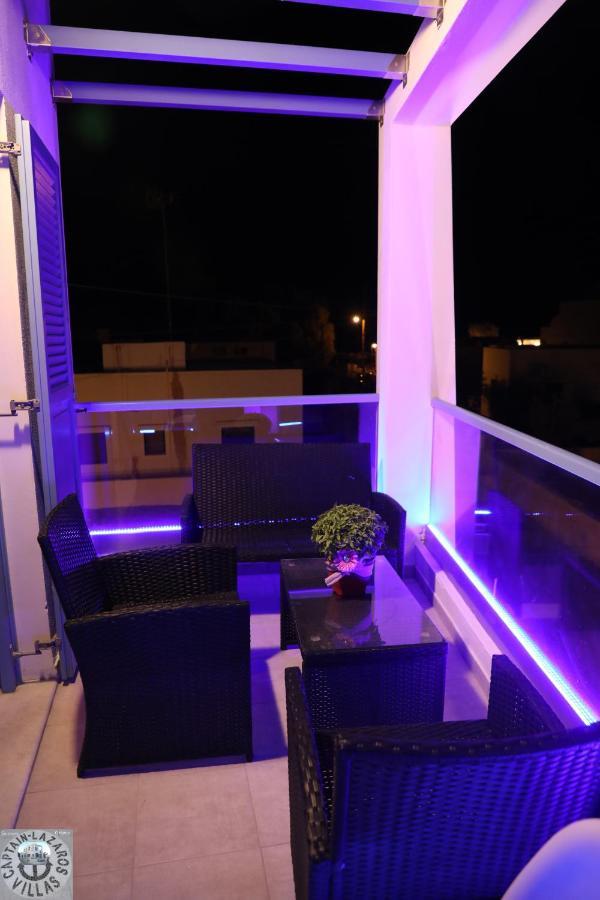 Located By The Sea One Beachfront Private Captain Lazaros Pool Villa With Loft In 750Sqm Spacious Private Plot-Jacuzzi-Sunrelax-Furnished Terace-Gazebo-Private Parking,Sleep 3 Adults And 2 Children, Just Steps From The Black Beach-Seaview 佩里萨 外观 照片