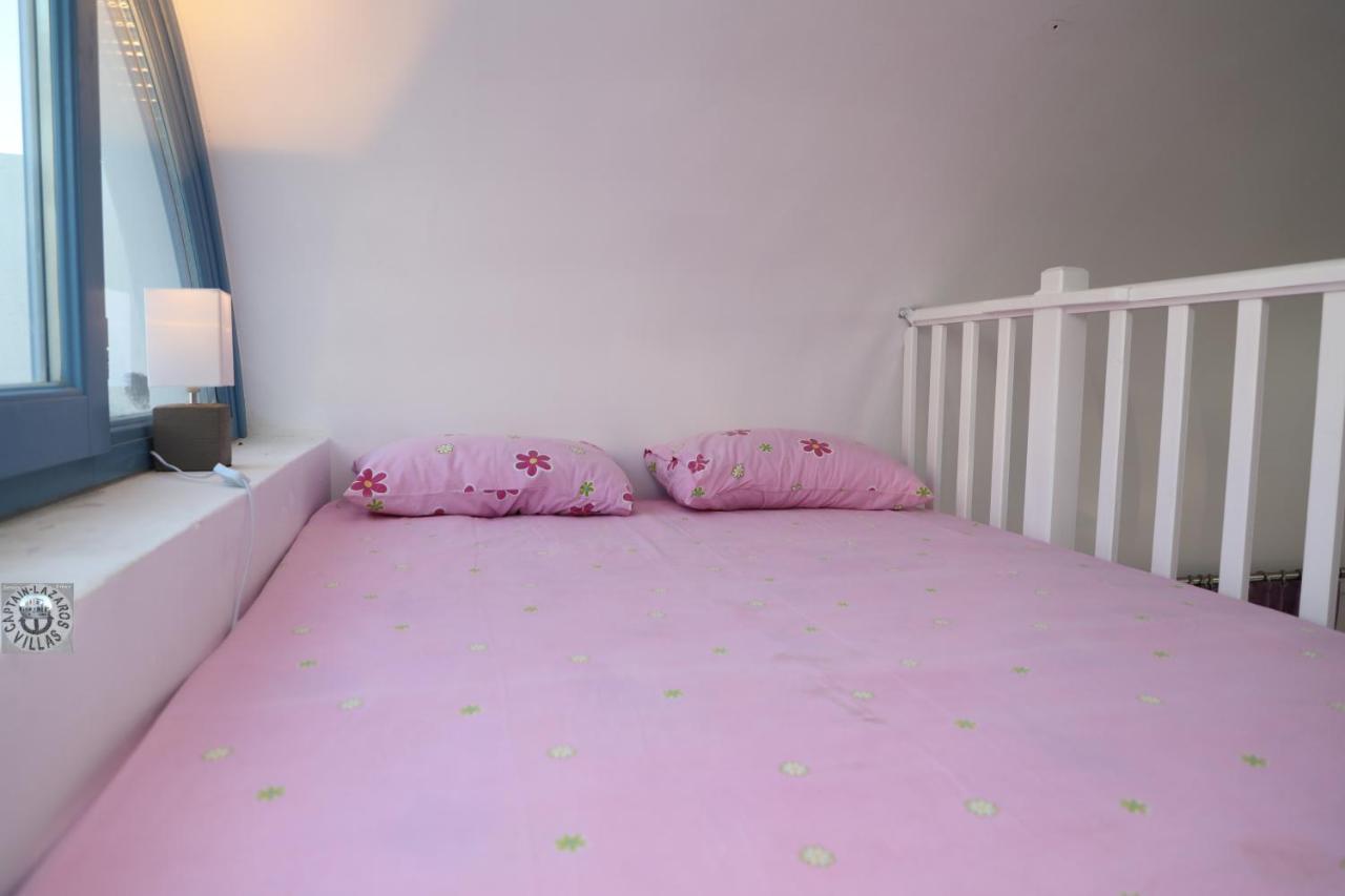 Located By The Sea One Beachfront Private Captain Lazaros Pool Villa With Loft In 750Sqm Spacious Private Plot-Jacuzzi-Sunrelax-Furnished Terace-Gazebo-Private Parking,Sleep 3 Adults And 2 Children, Just Steps From The Black Beach-Seaview 佩里萨 外观 照片